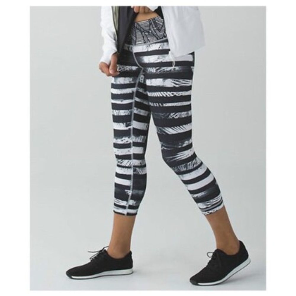 Lululemon Wunder Under Crop Yoga Pants-Size 4